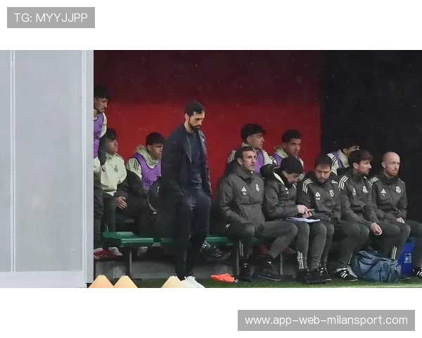 皇马教练组内部战术分歧曝光