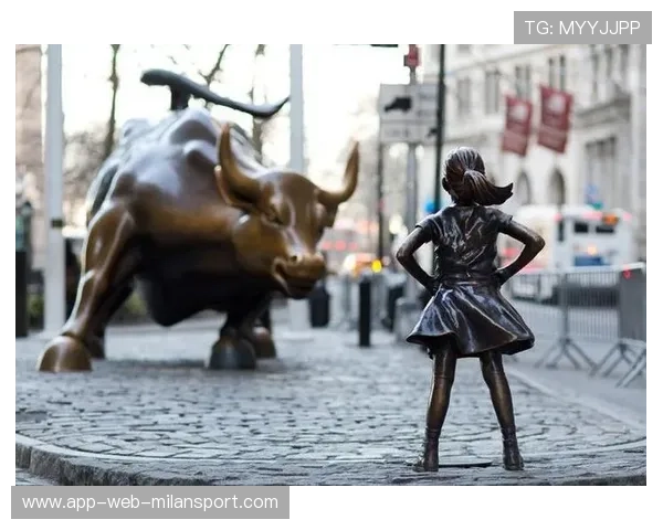 美国女子腰旗成为焦点项目之一,美国叉腰女孩雕像 美国女子腰旗成为焦点项目之一,美国叉腰女孩雕像